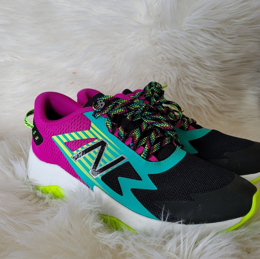 Neon new balance, size 6